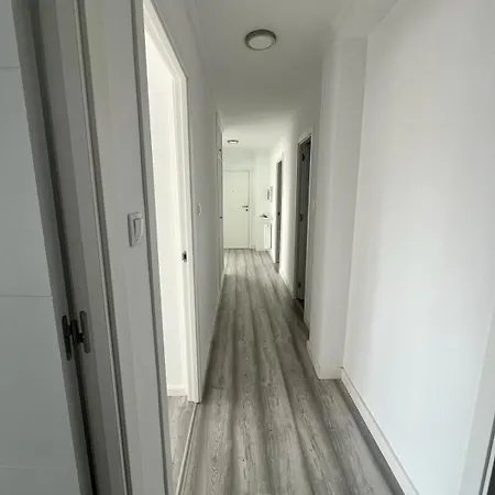 H&h Azucena, Parking Gratis Appartement